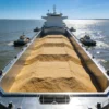 载满黄沙的驳船照片 12-Inch Small Engineering Barge